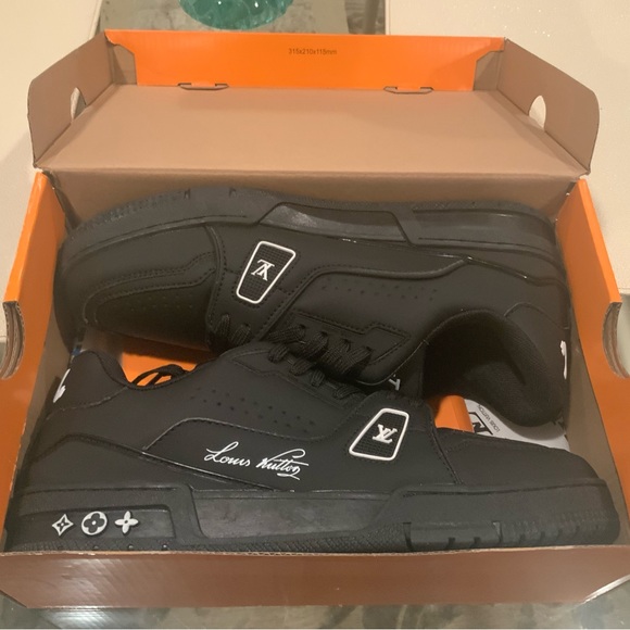Louis Vuitton x Virgil Abloh LV Trainer Black Calf Leather Sneaker US Size 9 - Picture 8 of 9